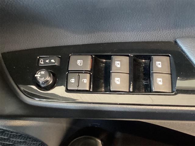 トヨタ プリウス 21枚目