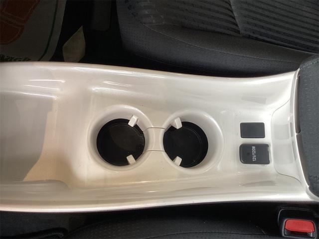 トヨタ プリウス 37枚目