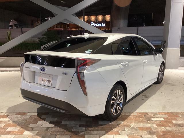 トヨタ プリウス 5枚目