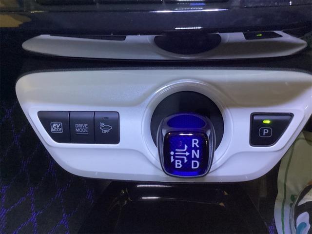 トヨタ プリウス 17枚目