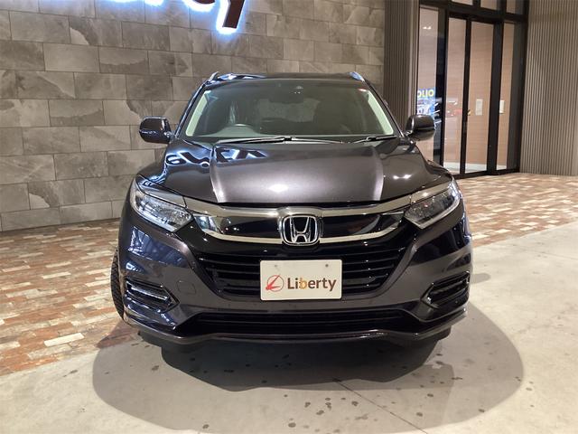 ヴェゼル ハイブリッドＺ・ホンダセンシング　ＥＴＣ　バックカメラ　オートクルーズコントロール　レーンアシスト　衝突被害軽減システム　ナビ　ＴＶ　オートライト　ＬＥＤヘッドランプ　アルミホイール　スマートキー　電動格納ミラー　シートヒーター　ＡＴ（2枚目）