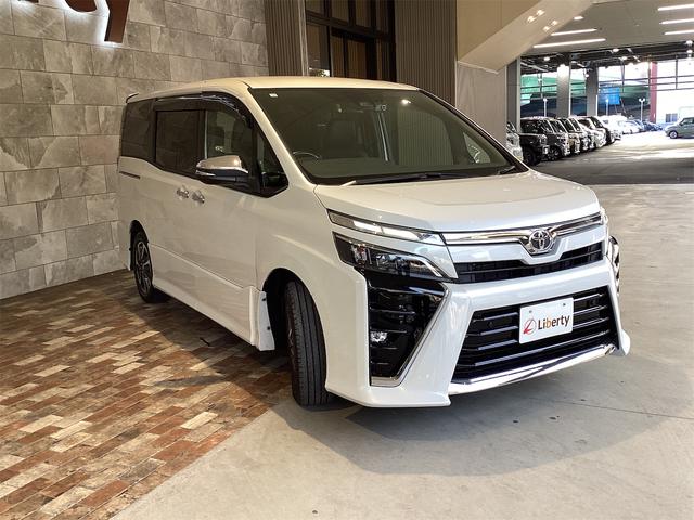 トヨタ ヴォクシー 3枚目