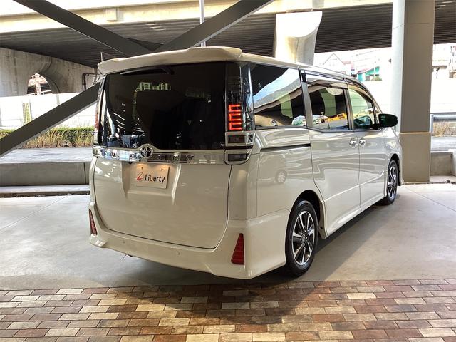 トヨタ ヴォクシー 5枚目