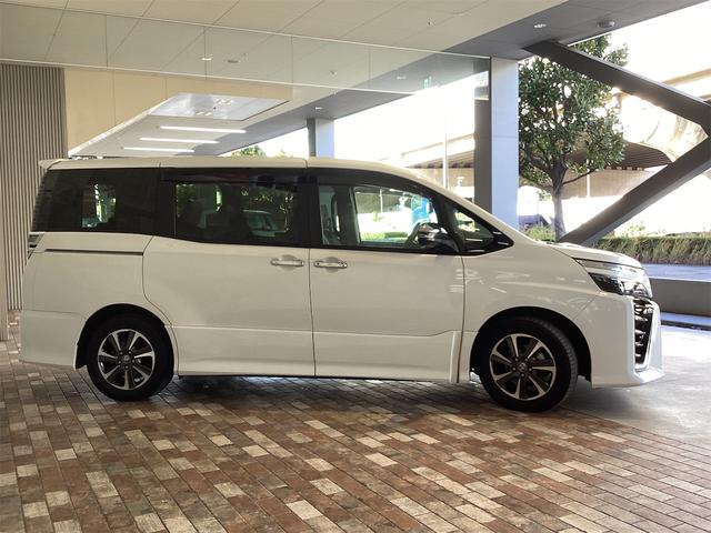 トヨタ ヴォクシー 4枚目