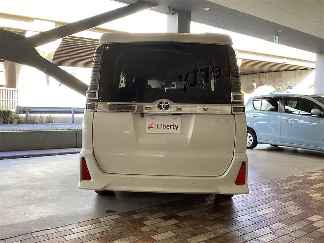 トヨタ ヴォクシー 6枚目