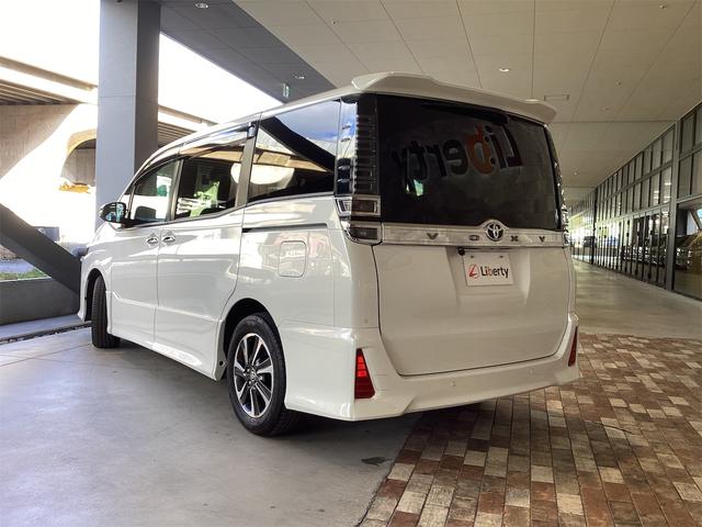 トヨタ ヴォクシー 7枚目