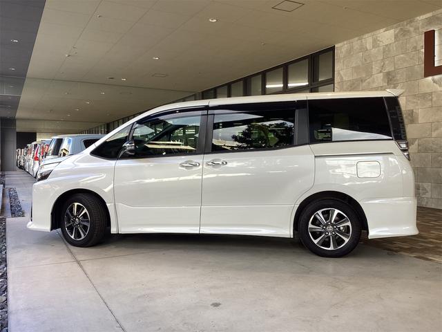 トヨタ ヴォクシー 8枚目