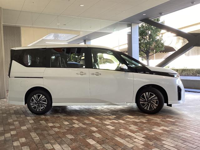 日産 セレナ 4枚目