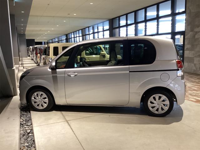 トヨタ スペイド 8枚目