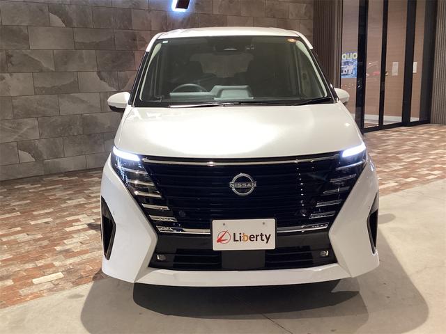 日産 セレナ 2枚目