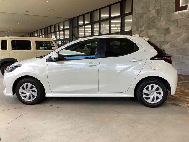 ヤリス X ドライブレコーダー ETC バックカメラ ナビ 衝突被害軽減システム オートマチックハイビーム オートライト スマートキー 電動格納ミラー CVT 盗難防止システム 衝突安全ボディ ABS ESC(8枚目)