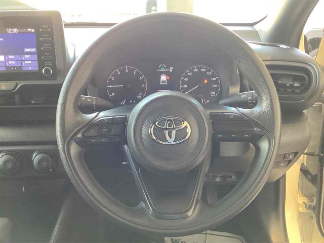 ヤリス X ドライブレコーダー ETC バックカメラ ナビ 衝突被害軽減システム オートマチックハイビーム オートライト スマートキー 電動格納ミラー CVT 盗難防止システム 衝突安全ボディ ABS ESC(10枚目)