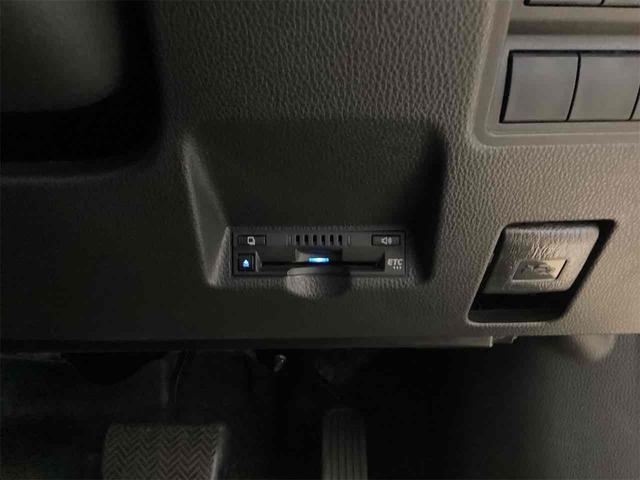 ヤリス X ドライブレコーダー ETC バックカメラ ナビ 衝突被害軽減システム オートマチックハイビーム オートライト スマートキー 電動格納ミラー CVT 盗難防止システム 衝突安全ボディ ABS ESC(17枚目)