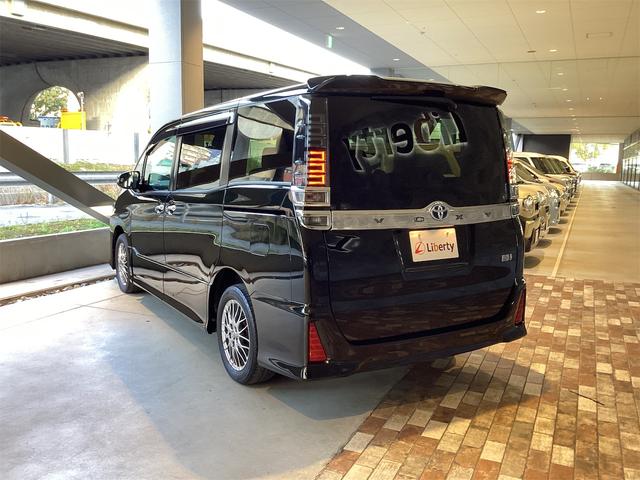 トヨタ ヴォクシー 7枚目