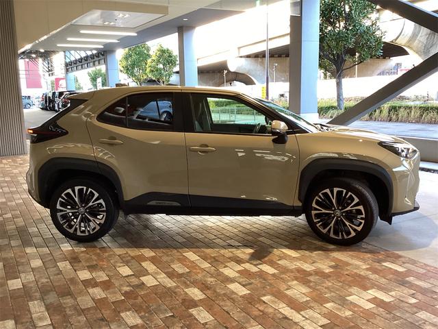 ヤリスクロス Z ETC バックカメラ クリアランスソナー オートクルーズコントロール レーンアシスト 衝突被害軽減システム ナビ オートマチックハイビーム LEDヘッドランプ アルミホイール スマートキー(4枚目)