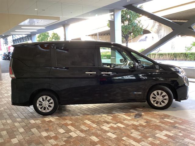 日産 セレナ 4枚目