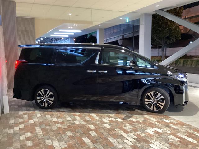 トヨタ アルファード 4枚目