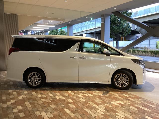 トヨタ アルファード 4枚目