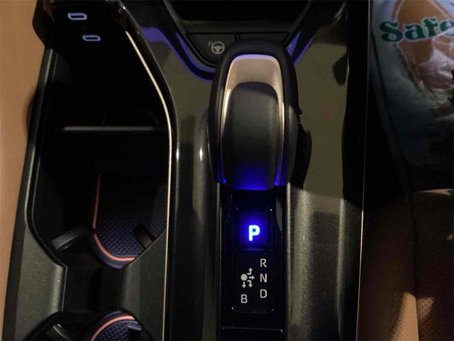 トヨタ クラウンスポーツ 13枚目