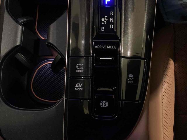 トヨタ クラウンスポーツ 14枚目