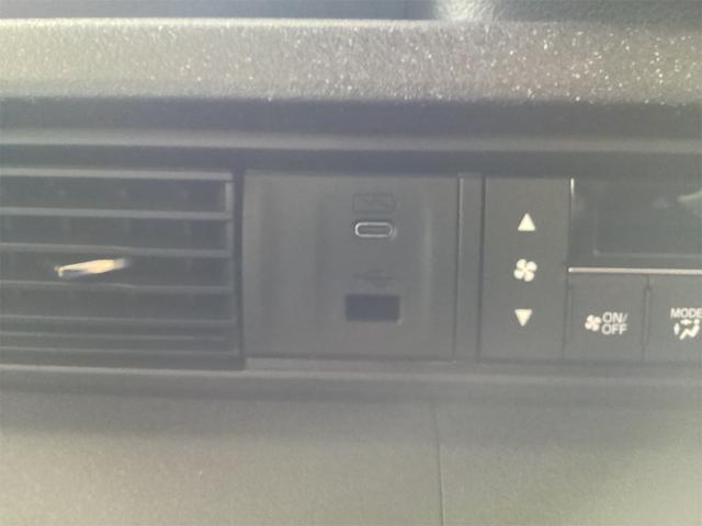 Ｎ－ＢＯＸカスタム ベースグレード　バックカメラ　両側スライド・片側電動　クリアランスソナー　オートクルーズコントロール　レーンアシスト　オートライト　スマートキー　アイドリングストップ　電動格納ミラー　シートヒーター　ベンチシート（43枚目）