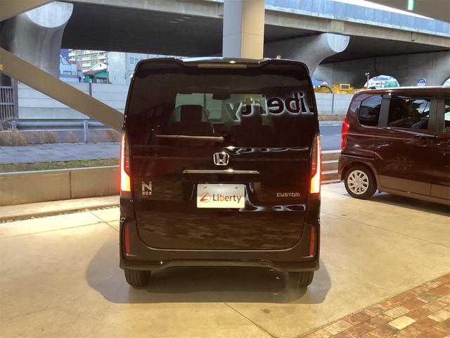 Ｎ－ＢＯＸカスタム ベースグレード　バックカメラ　両側スライド・片側電動　クリアランスソナー　レーンアシスト　オートライト　アイドリングストップ　電動格納ミラー　シートヒーター　ベンチシート　ＣＶＴ　ＥＳＣ　アルミホイール　エアコン（6枚目）