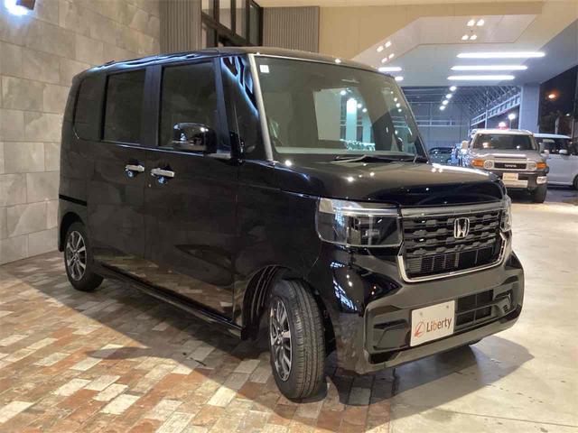 Ｎ－ＢＯＸカスタム ベースグレード　バックカメラ　両側スライド・片側電動　クリアランスソナー　レーンアシスト　オートライト　アイドリングストップ　電動格納ミラー　シートヒーター　ベンチシート　ＣＶＴ　チップアップシート　アルミホイール（3枚目）