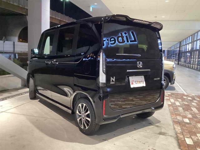 Ｎ－ＢＯＸカスタム ベースグレード　バックカメラ　両側スライド・片側電動　クリアランスソナー　レーンアシスト　オートライト　アイドリングストップ　電動格納ミラー　シートヒーター　ベンチシート　ＣＶＴ　チップアップシート　アルミホイール（7枚目）