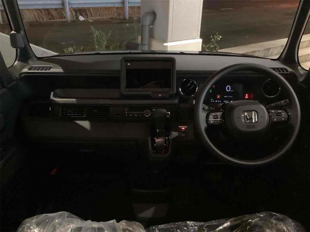 Ｎ－ＢＯＸカスタム ベースグレード　バックカメラ　両側スライド・片側電動　クリアランスソナー　レーンアシスト　オートライト　アイドリングストップ　電動格納ミラー　シートヒーター　ベンチシート　ＣＶＴ　チップアップシート　アルミホイール（9枚目）