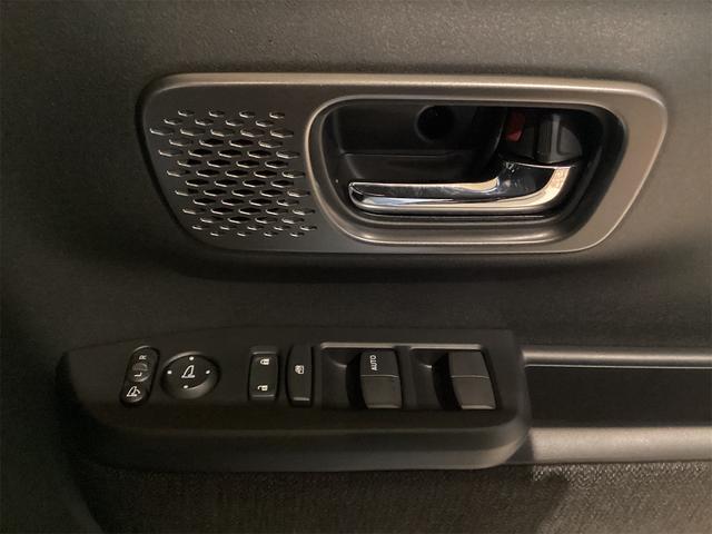 Ｎ－ＢＯＸカスタム ベースグレード　バックカメラ　両側スライド・片側電動　クリアランスソナー　レーンアシスト　オートライト　アイドリングストップ　電動格納ミラー　シートヒーター　ベンチシート　ＣＶＴ　チップアップシート　アルミホイール（17枚目）