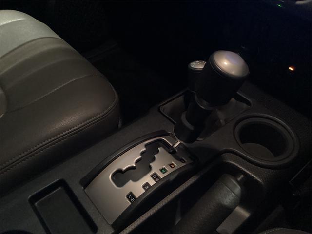 ＦＪクルーザー カラーパッケージ　４ＷＤ　バックカメラ　クリアランスソナー　オートクルーズコントロール　ナビ　ＴＶ　アルミホイール　キーレスエントリー　ＡＴ　盗難防止システム　衝突安全ボディ　ＣＤ　ＵＳＢ　Ｂｌｕｅｔｏｏｔｈ　ＡＢＳ（15枚目）