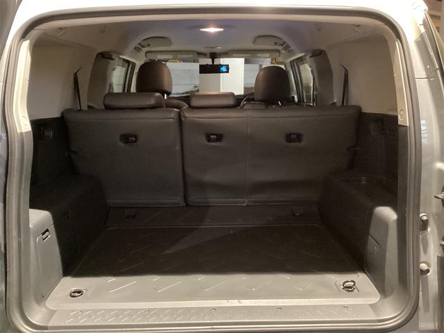 ＦＪクルーザー カラーパッケージ　４ＷＤ　バックカメラ　クリアランスソナー　オートクルーズコントロール　ナビ　ＴＶ　アルミホイール　キーレスエントリー　ＡＴ　盗難防止システム　衝突安全ボディ　ＣＤ　ＵＳＢ　Ｂｌｕｅｔｏｏｔｈ　ＡＢＳ（19枚目）