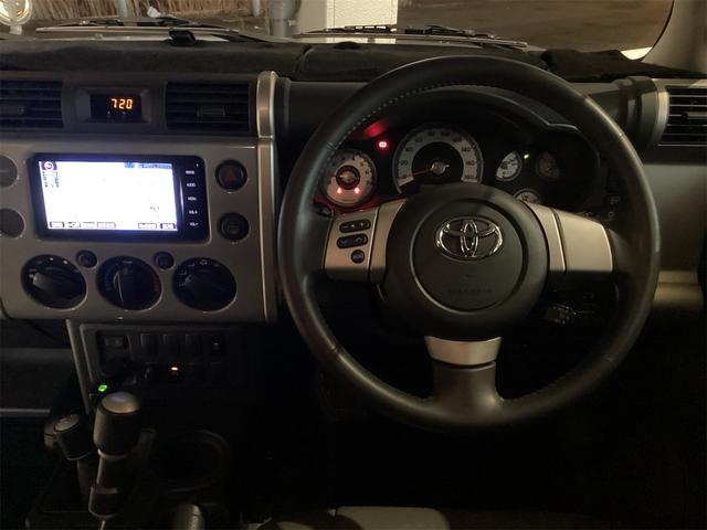 ＦＪクルーザー カラーパッケージ　４ＷＤ　バックカメラ　クリアランスソナー　オートクルーズコントロール　ナビ　ＴＶ　アルミホイール　キーレスエントリー　ＡＴ　盗難防止システム　衝突安全ボディ　ＣＤ　ＵＳＢ　Ｂｌｕｅｔｏｏｔｈ　ＡＢＳ（29枚目）