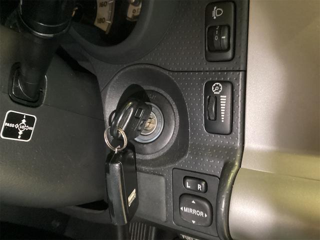 ＦＪクルーザー カラーパッケージ　４ＷＤ　バックカメラ　クリアランスソナー　オートクルーズコントロール　ナビ　ＴＶ　アルミホイール　キーレスエントリー　ＡＴ　盗難防止システム　衝突安全ボディ　ＣＤ　ＵＳＢ　Ｂｌｕｅｔｏｏｔｈ　ＡＢＳ（32枚目）