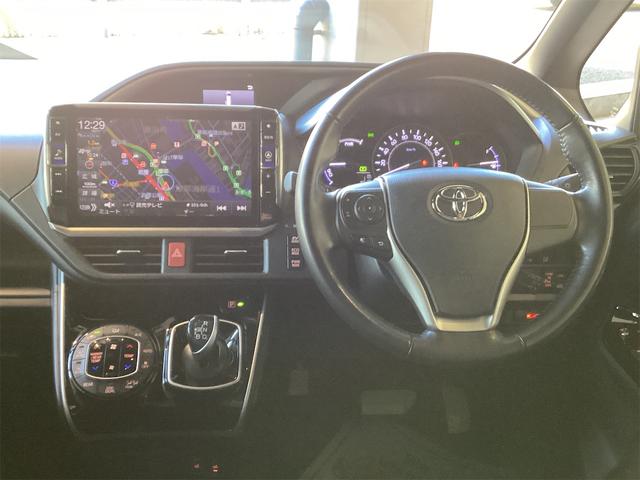 ヴォクシー ハイブリッドＺＳ　煌　ＥＴＣ　バックカメラ　ナビ　ＴＶ　オートクルーズコントロール　レーンアシスト　衝突被害軽減システム　両側電動スライドドア　オートマチックハイビーム　オートライト　ＬＥＤヘッドランプ（5枚目）