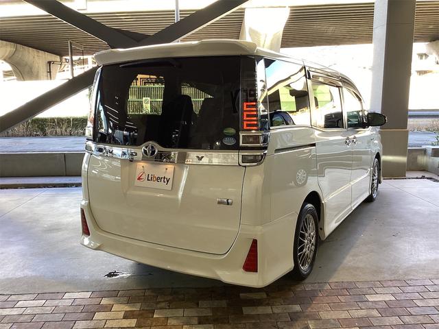 ヴォクシー ハイブリッドＺＳ　煌　ＥＴＣ　バックカメラ　ナビ　ＴＶ　オートクルーズコントロール　レーンアシスト　衝突被害軽減システム　両側電動スライドドア　オートマチックハイビーム　オートライト　ＬＥＤヘッドランプ（19枚目）