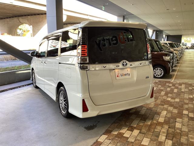 ヴォクシー ハイブリッドＺＳ　煌　ＥＴＣ　バックカメラ　ナビ　ＴＶ　オートクルーズコントロール　レーンアシスト　衝突被害軽減システム　両側電動スライドドア　オートマチックハイビーム　オートライト　ＬＥＤヘッドランプ（21枚目）