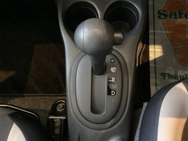 ノート Ｘ　ＥＴＣ　バックカメラ　ナビ　ＴＶ　レーンアシスト　衝突被害軽減システム　スマートキー　アイドリングストップ　電動格納ミラー　ＣＶＴ　盗難防止システム　衝突安全ボディ　ＡＢＳ　ＥＳＣ（10枚目）