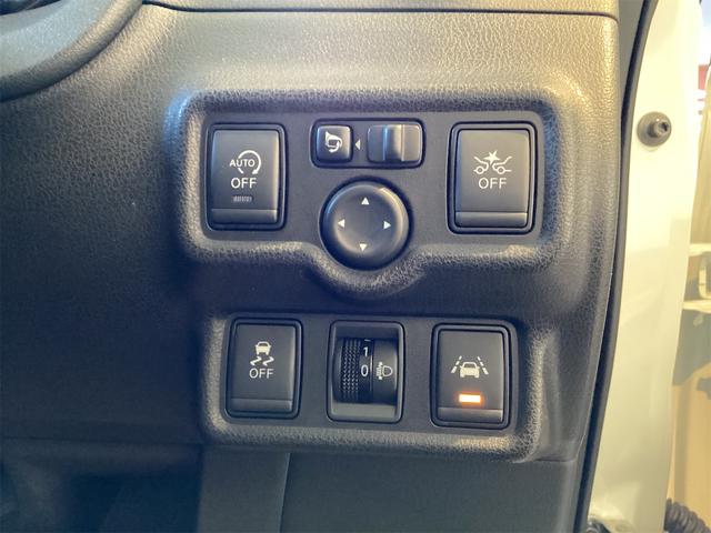 ノート Ｘ　ＥＴＣ　バックカメラ　ナビ　ＴＶ　レーンアシスト　衝突被害軽減システム　スマートキー　アイドリングストップ　電動格納ミラー　ＣＶＴ　盗難防止システム　衝突安全ボディ　ＡＢＳ　ＥＳＣ（13枚目）