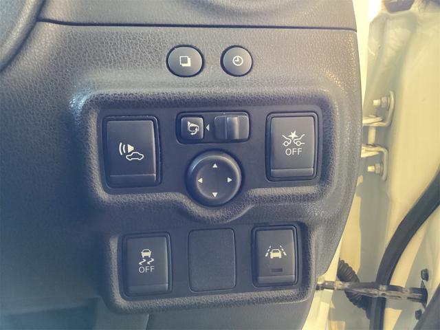 ノート ｅ－パワー　メダリスト　全周囲カメラ　ＴＶ　クリアランスソナー　レーンアシスト　衝突被害軽減システム　アルミホイール　オートライト　ＬＥＤヘッドランプ　スマートキー　電動格納ミラー　ＣＶＴ（12枚目）