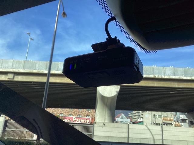 ノート ｅ－パワー　メダリスト　全周囲カメラ　ＴＶ　クリアランスソナー　レーンアシスト　衝突被害軽減システム　アルミホイール　オートライト　ＬＥＤヘッドランプ　スマートキー　電動格納ミラー　ＣＶＴ（13枚目）