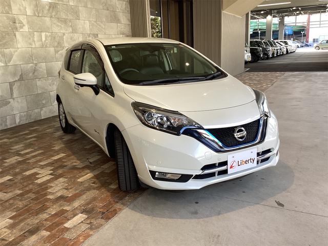 ノート ｅ－パワー　メダリスト　全周囲カメラ　ＴＶ　クリアランスソナー　レーンアシスト　衝突被害軽減システム　アルミホイール　オートライト　ＬＥＤヘッドランプ　スマートキー　電動格納ミラー　ＣＶＴ（16枚目）