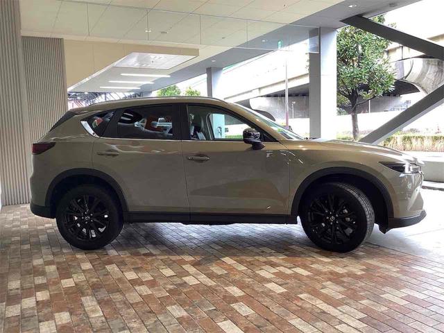 ＣＸ－５ ＸＤ　ブラックトーンエディション　ドライブレコーダー　全周囲カメラ　クリアランスソナー　オートクルーズコントロール　レーンアシスト　パワーシート　衝突被害軽減システム　ナビ　ＴＶ　オートライト　ＬＥＤヘッドランプ　電動リアゲート（4枚目）