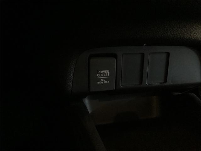 フィット ベーシック　クリアランスソナー　オートクルーズコントロール　衝突被害軽減システム　オートライト　スマートキー　アイドリングストップ　電動格納ミラー　ＣＶＴ　盗難防止システム　衝突安全ボディ　ＡＢＳ　ＥＳＣ　ＣＤ（41枚目）