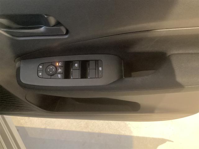 �p���[�E�B���h�E�̃X�C�b�`�ł���B�^�]�Ȃɋ��Ȃ��瑋���J���߂̃R���g���[���ł��܂���B