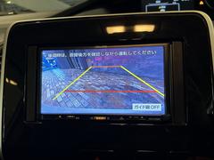 バックカメラ装着済！死角になりやすい後方もとても見やすいです☆車庫入れに自信がない方や縦列駐車が苦手な方にも、オススメな機能です！安心度もアップ！ 2