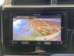 バックカメラ装着済！死角になりやすい後方もとても見やすいです☆車庫入れに自信がない方や縦列駐車が苦手な方にも、オススメな機能です！安心度もアップ！ 3