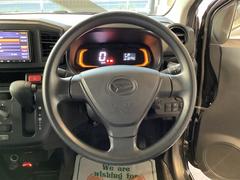 ハンドルの状態が悪いと運転に集中できませんよね。こちらの車、お気軽にお問い合わせください。 2