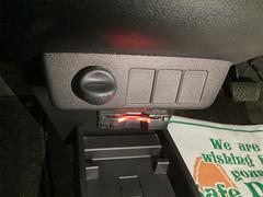 高速走行もスムーズにお支払いが可能な【ＥＴＣ】ご納車までにセットアップを行い、ご納車時にはご利用いただけるようにいたします。 4