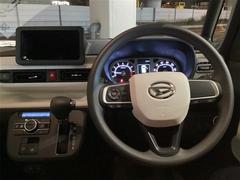 車を運転する際には運転席の存在は欠かせません。なのでしっかりとチェックしたいポイントですね。 4